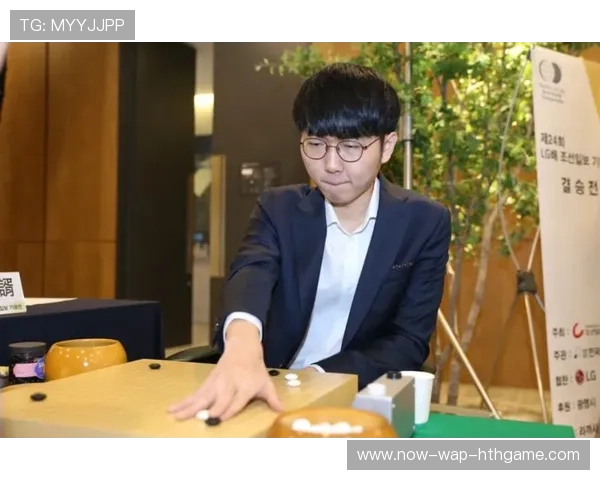 职业裁判的果断:他是如何在争议判罚中通过规则自洽的 职业裁判的果断:他是如何在争议判罚中通过规则自洽的